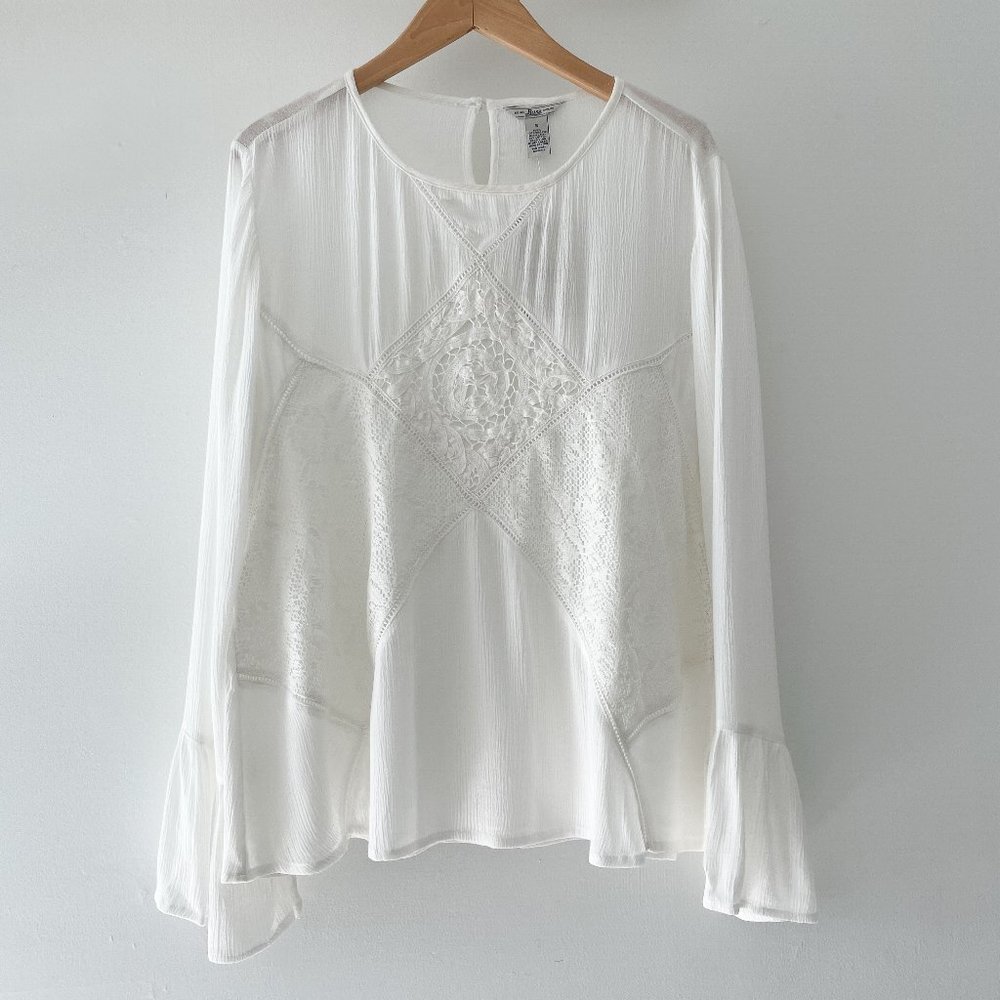 NWT Bass Boho Lace Bell Sleeve Top